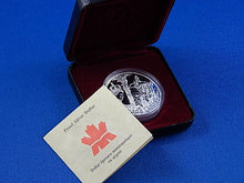 Load image into Gallery viewer, Silver Coin - $1 - 2002 - Royal Canadian Mint - Celebrating Queen Elizabeth II on her Golden Jubilee.