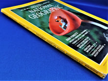 Load image into Gallery viewer, Magazine - National Geographic - Vol. 163, No. 1 - January 1983