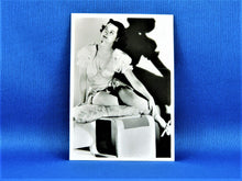 Charger l'image dans la galerie, Real Photographs Collector Cards - 1939 - Series Two - #42 Pat Ingram