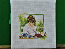 Charger l'image dans la galerie, MXB Crafts - Petit Point - Lady (Teacher) Reading