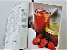 Charger l'image dans la galerie, Cook Books - Assorted - 1992 - Bernardin Guide to Home Preserving