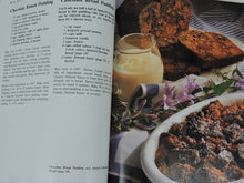 Charger l'image dans la galerie, Cook Books - Assorted - 1993 - Betty Crocker - Everything Chocolate