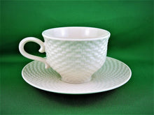 Charger l'image dans la galerie, Tea Cup - Teleflora - Woven Basket Design - Fine Bone China Tea Cup and Matching Saucer