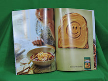 Load image into Gallery viewer, Cook Books - Kraft Kitchens "What's Cooking" - 2009 - Fall Issue