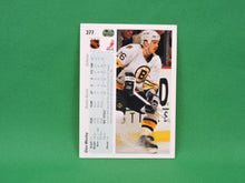 Charger l'image dans la galerie, Upper Deck Collector Cards - 1990 - #377 Glen Wesley