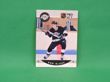 Charger l'image dans la galerie, Collector Cards - 1990 - Pro Set - #611 - Rob Blake - Rookie