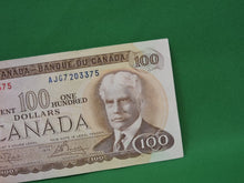 Charger l'image dans la galerie, Canadian Bank Notes - ENZ - 1975 - $100 - AJG7203375