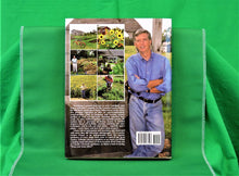 Charger l'image dans la galerie, Book - JAE - 2008 - The Canadian Garden Primer - by Mark Cullen