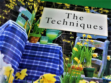 Charger l'image dans la galerie, Book - Gardening - 2003 - The Ultimate Container Gardener by Stephanie Donaldson