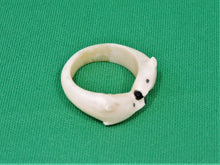 Charger l'image dans la galerie, Inuit Art - Ivory Ring - Polar Bears