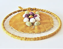 Load image into Gallery viewer, Inuit Art - Flower on Dream Catcher