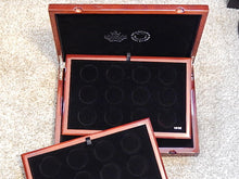 Charger l'image dans la galerie, Royal Canadian Mint (RCM) Master Club Wooden Presentation Case
