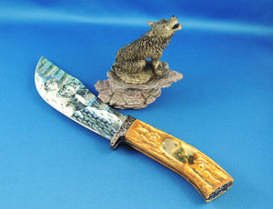 Knife - Wildlife Stand With Knife (Wolf)