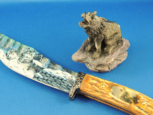 Knife - Wildlife Stand With Knife (Wolf)