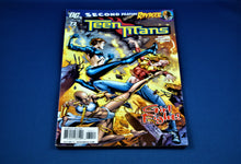 Charger l&#39;image dans la galerie, DC Comics - Teen Titans - #72 - August 2009
