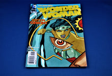 Charger l&#39;image dans la galerie, DC Comics - Wonder Woman - The New 52! - #15 - February 2013
