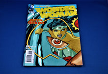 Charger l&#39;image dans la galerie, DC Comics - Wonder Woman - The New 52! - #15 - February 2013

