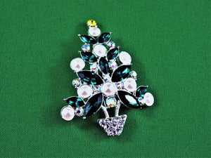 Jewelry - Brooch - Avon Christmas Tree 2011 Edition