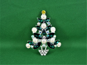 Jewelry - Brooch - Avon Christmas Tree 2011 Edition