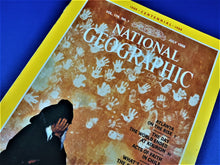 Load image into Gallery viewer, Magazine - National Geographic - Vol. 174, No. 1 - July 1988
