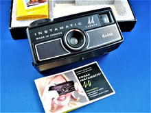 Load image into Gallery viewer, Cameras - Kodak Instamatic 44 Gift Set
