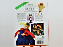 Charger l&#39;image dans la galerie, Book - 1988 - Canadian Living &quot;Glorious Christmas Crafts&quot;
