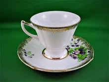 Charger l&#39;image dans la galerie, Tea Cup - Castle Japan - Purple/Mauve Floral and Gold Gild - China Tea Cup and Saucer
