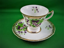 Charger l&#39;image dans la galerie, Tea Cup - Castle Japan - Purple/Mauve Floral and Gold Gild - China Tea Cup and Saucer
