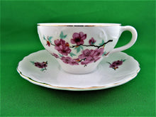 Charger l&#39;image dans la galerie, Tea Cup - Made in Japan - Delicate Pink Floral Design - Fine Bone China Tea Cup and Matching Saucer
