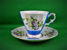 Charger l&#39;image dans la galerie, Tea Cup - Made in Japan M - 1048/322 - Fine Bone China Tea Cup and Matching Saucer
