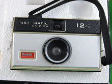 Charger l&#39;image dans la galerie, Cameras - Kodak Instamatic 124 Color Outfit - No. A124R
