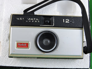 Cameras - Kodak Instamatic 124 Color Outfit - No. A124R