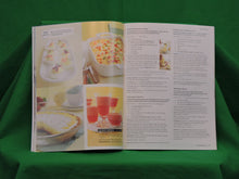 Charger l&#39;image dans la galerie, Cook Books - Kraft Kitchens &quot;What&#39;s Cooking&quot; - 2007 - Spring Issue
