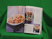 Charger l&#39;image dans la galerie, Cook Books - Kraft Kitchens &quot;What&#39;s Cooking&quot; - 2004 - Winter Issue
