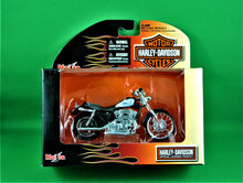 Charger l&#39;image dans la galerie, Toys - Maisto - 2006 - Harley-Davidson Motorcycles- 2002 XL 1200C Sportster - 1/18
