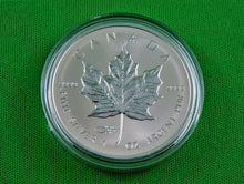 Charger l&#39;image dans la galerie, Currency - Silver Coin - $5 - 2014 - RCM - Bullion Replica with WMF Privy Mark
