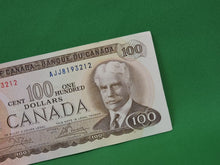 Charger l&#39;image dans la galerie, Canadian Bank Notes - ENZ - 1975 - $100 - AJJ8193212
