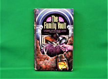 Charger l&#39;image dans la galerie, Book - JAE - 1979 - The Family Vault - by Charlotte MacLeod
