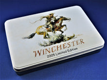 Charger l&#39;image dans la galerie, Knife - Winchester 2005 Limited Edition with Tin
