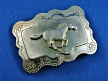 Charger l&#39;image dans la galerie, Belt Buckle - Silver Toned Running Horse
