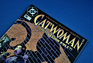 DC Comics - Catwoman Stalks Selina Kyle? - #70 - July 1999