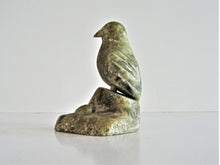 Charger l&#39;image dans la galerie, Inuit Art - Nesting Bird
